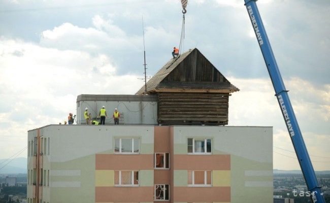 Drevenice na košickom paneláku sú už minulosťou