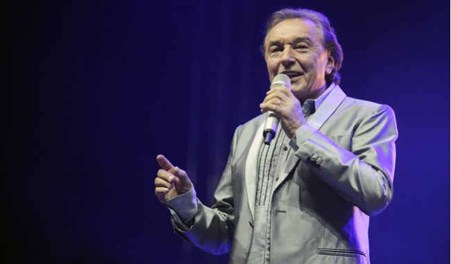 Karel Gott nastúpil do nemocnice, kde absolvuje ďalšiu operáciu
