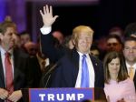 Republikánski exprezidenti Bushovci nepodporia Trumpa v jeho kampani