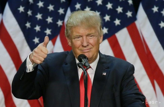 Robert Dole a Dick Cheney podporili Trumpovu kandidatúru