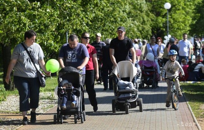 Deň matiek pri jazere Kuchajda oslavujú prostredníctvom tradícií