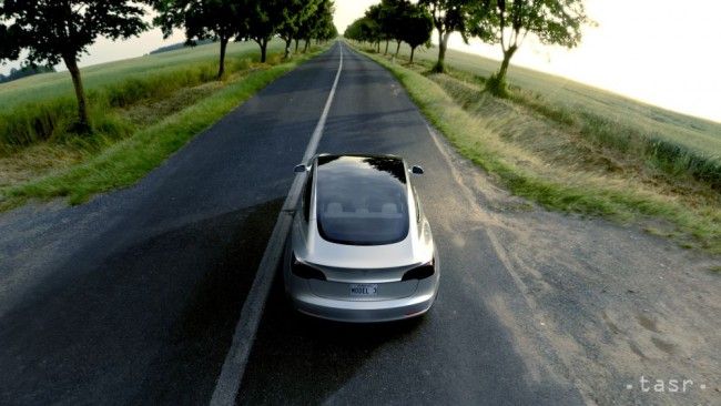 Tesla chce do roka 2020 vyrábať milión vozidiel ročne