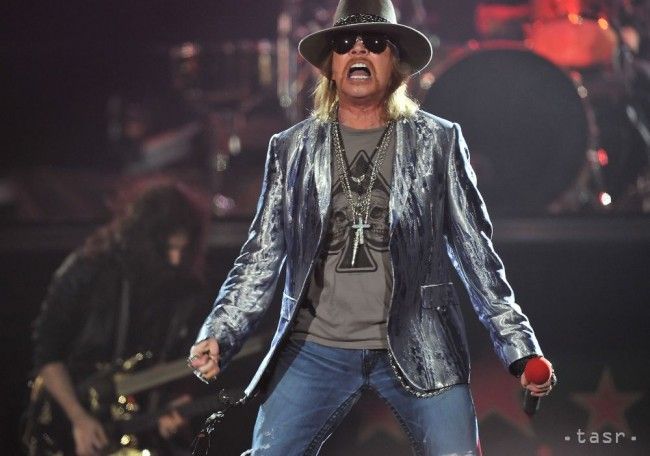Lisabon zažije Axla Rosea ako frontmana AC/DC