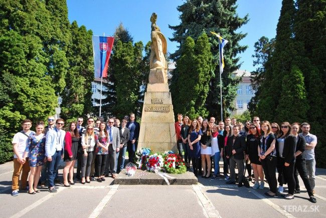 Študenti odkazujú: Extrémizmus nie je alternatívou