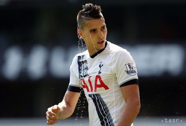 Southampton porazil doma Tottenham, Manchester remizoval s Arsenalom