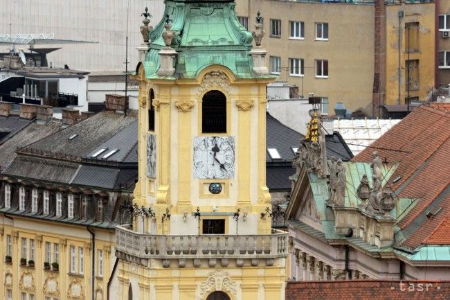 Veža bratislavskej Starej radnice bude pre opravu ciferníkov zatvorená