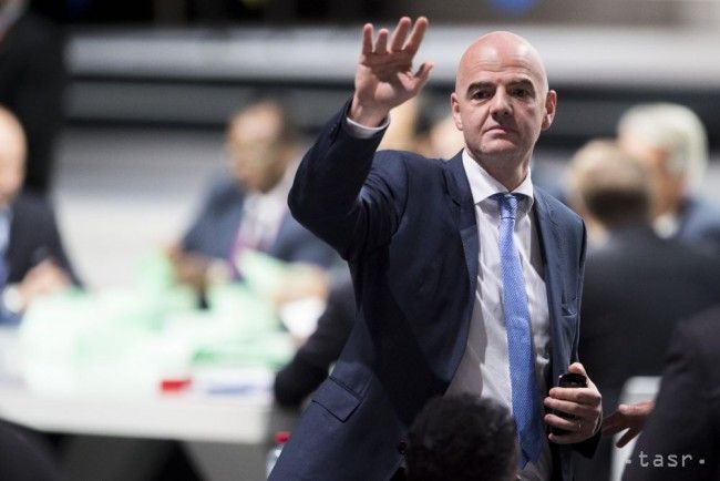 Infantinovi je ľúto, že Platinimu úplne nezrušili dištanc