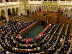 Maďarský parlament nariadil uskutočniť referendum k utečeneckým kvótam