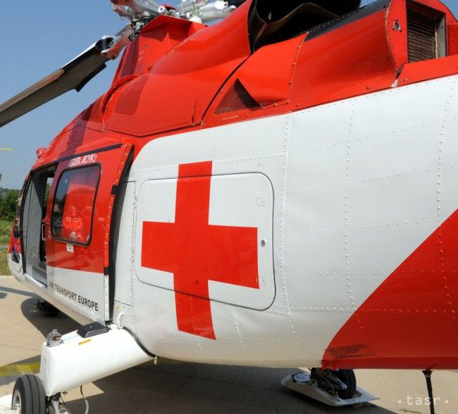 Zranenému motocyklistovi na Branisku pomáhali záchranári s vrtuľníkom