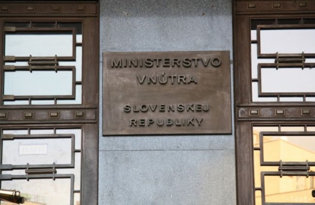 Inšpekčná služba obvinila vlani z trestnej činnosti 121 policajtov