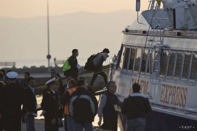 Migranti v Grécku sa zo zúfalstva pokúšajú doplávať nazad do Turecka