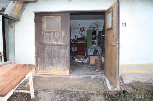 Pri Myjave vybuchla garáž, starší manželský pár sa zranil