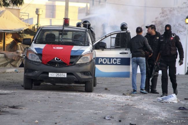 Tuniská polícia podnikla ďalšie razie proti islamistom