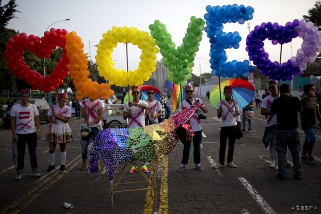 V Taliansku schválili legalizáciu homosexuálnych partnerstiev