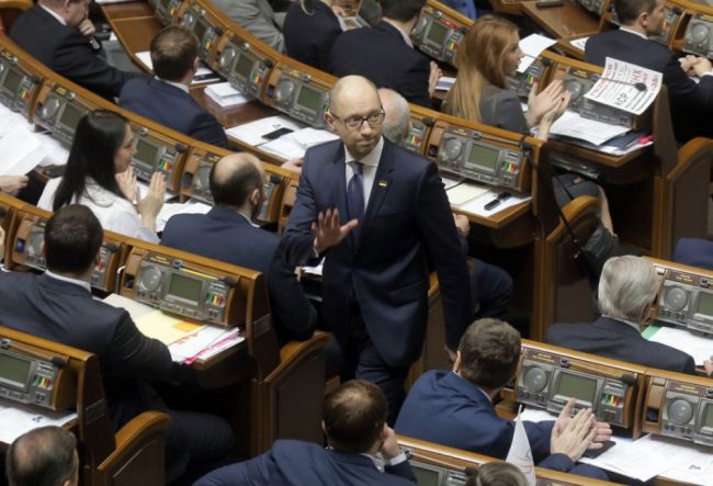 Jaceňuk nebude kandidovať do parlamentu v doplňujúcich voľbách