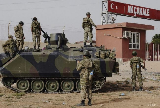 Pri zrážkach s Kurdmi a páde vrtuľníka zahynulo 10 tureckých vojakov