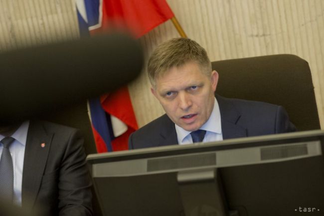 R. FICO: Suchánek by sa mal vzdať mandátu a prísť o titul Biela vrana