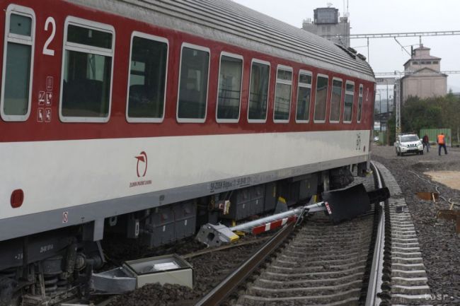 Jedna koľaj je už v prevádzke. Po vykoľajení vlaku pri Trenčíne