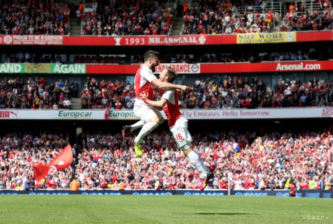 Arsenal zdolal Aston Villu a stal sa vicemajstrom. Hetrik Girouda