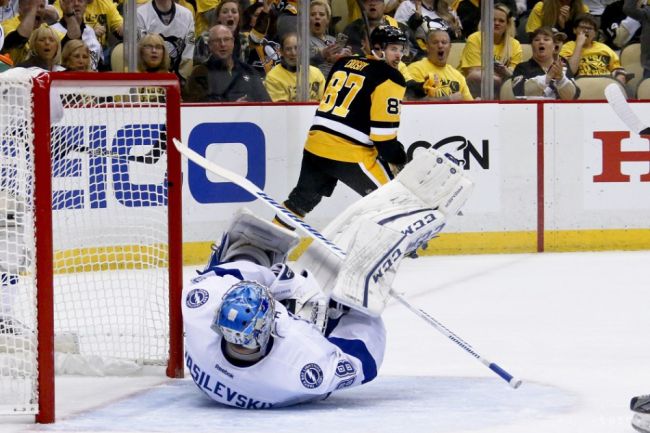 VIDEO: Pittsburgh vyrovnal sériu proti Tampe, rozhodol Crosby