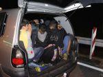 V Maďarsku zadržali Chorváta, ktorý pašoval migrantov slovenským autom