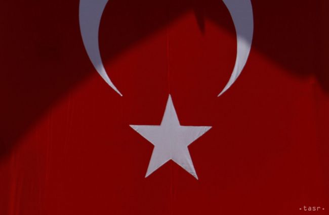 V Turecku zatkli desiatich predpokladaných príslušníkov IS