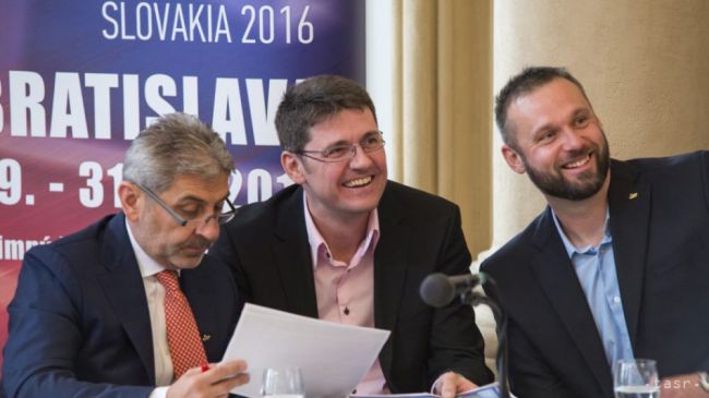 VIDEO: Slovenky na MS kadetiek sú v D-skupine