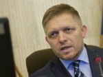 R. Fico prvýkrát vystúpi po operácii, do kúpeľov sa asi nechystá