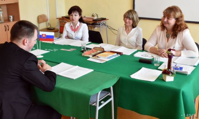 Žiaci bilingválnych škôl budú od budúceho roka maturovať po novom