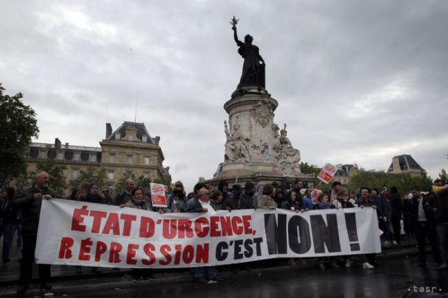 Policajti v Paríži demonštrovali proti prejavom násilia voči nim