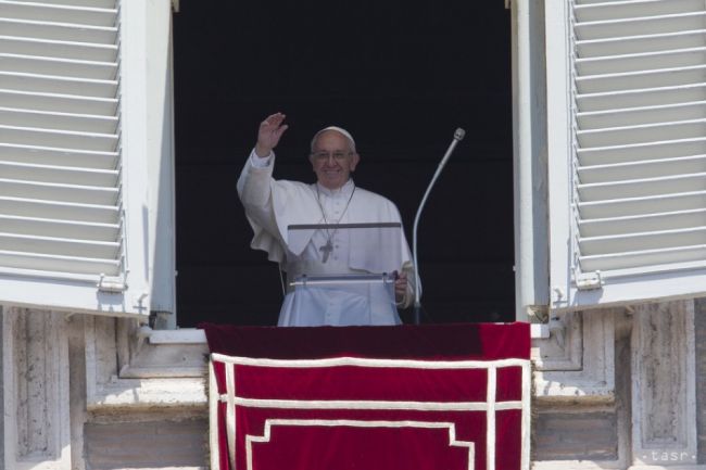 Pápež požiadal veriacich o modlitby za humanitárny samit v Turecku