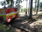 V Považskom Chlmci horí les, likvidujú ho tri desiatky hasičov