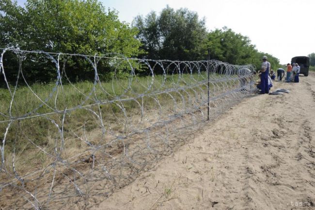 Počet narušiteľov maďarských hraníc stále stúpa