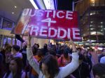 Za smrť Freddieho Greya nemôže obvinený policajt