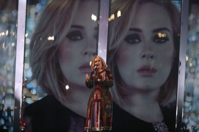 Adele podpísala zmluvu so Sony vo výške 90 miliónov libier