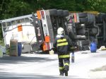 Na českej D2 sa prevrátil kamión s dusíkom, doprava je zastavená