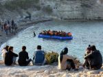 Pri líbyjskom pobreží zahynulo 45 migrantov, ďalších 135 zachránili