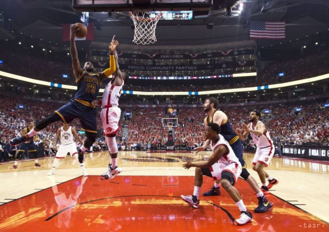 VIDEO: Cleveland vyradil Toronto a stal sa prvým finalistom NBA