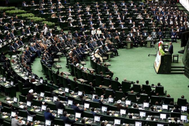 Predsedom iránskeho parlamentu zostáva naďalej Alí Larídžání