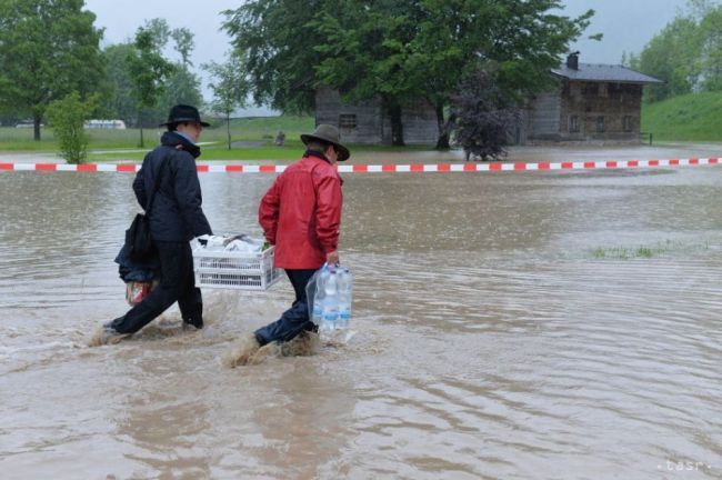 Záplavy na juhozápade Nemecka si zrejme vyžiadali tri obete