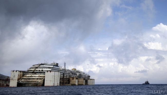 Potvrdené: Kapitán stroskotanej lode Costa Concordia dostal 16 rokov