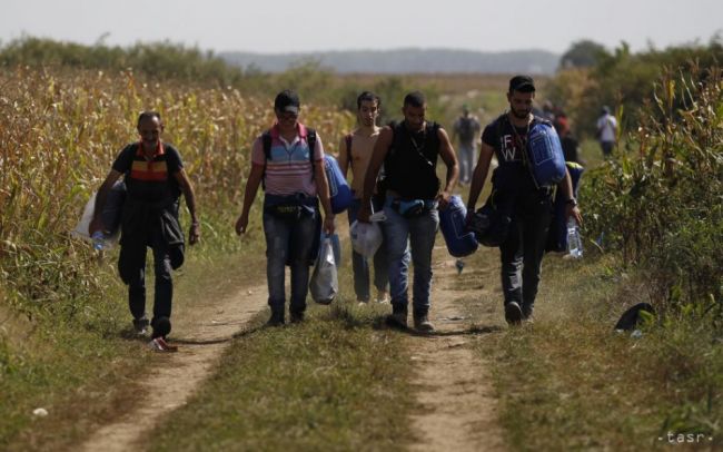 V tábore v južnom Maďarsku sa vzbúrili migranti; zasahujú policajti