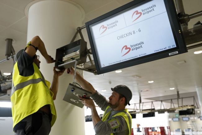 Odletová hala letiska v Bruseli je opäť v prevádzke