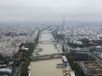Paríž si nevydýchne, Seina začne klesať až po víkende