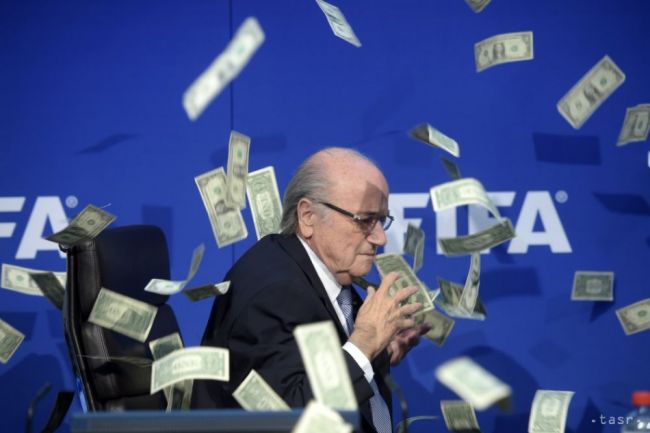 Bývalý šéf FIFA Blatter odmieta obvinenia: Všetko bolo čisté a fér