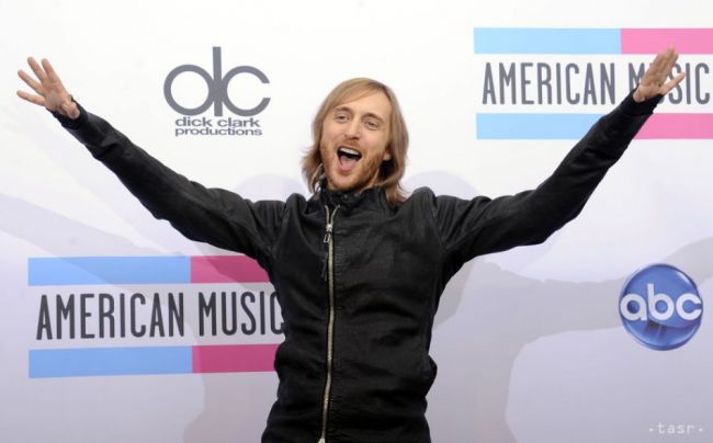 Toto je oficiálna pieseň ME vo futbale. Zložil ju David Guetta