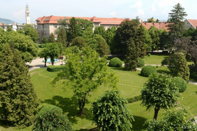 Prievidzská radnica chce zrevitalizovať park pred úradom práce