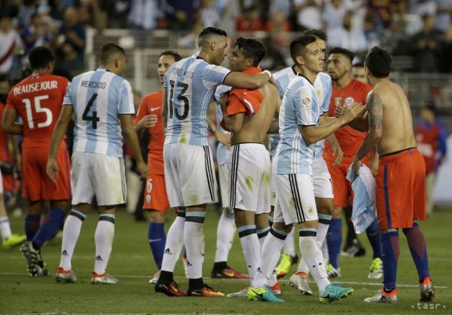 Argentína bez Messiho zdolala Čile, Panama si poradila s Bolíviou