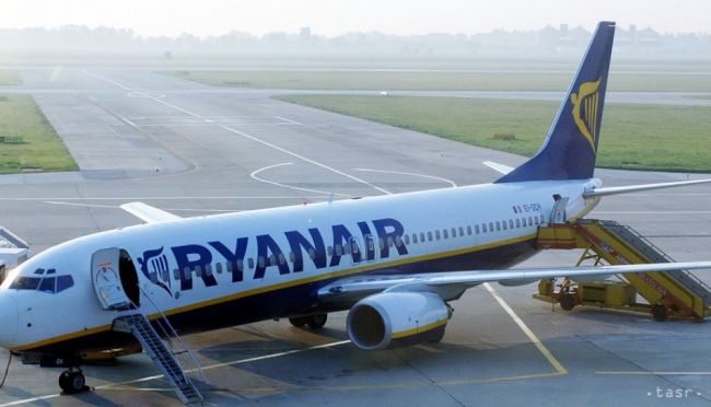 Stroj Ryanairu smerujúci do Porta neplánovane pristál v Kolíne