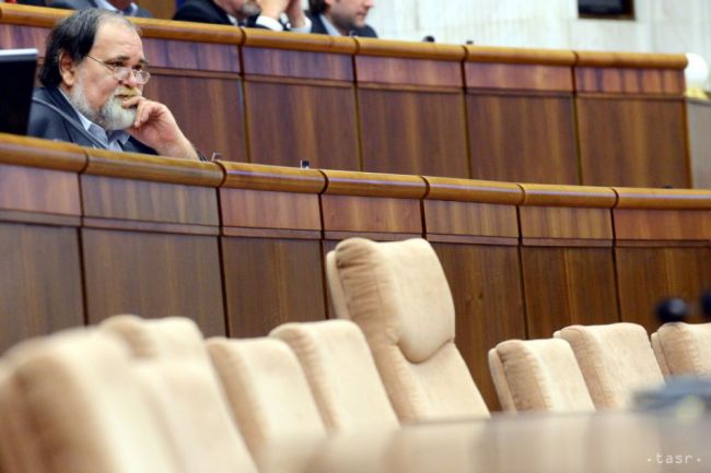 M.Číž sa v Literárnom týždenníku zamýšľa aj nad dôsledkami mediokracie